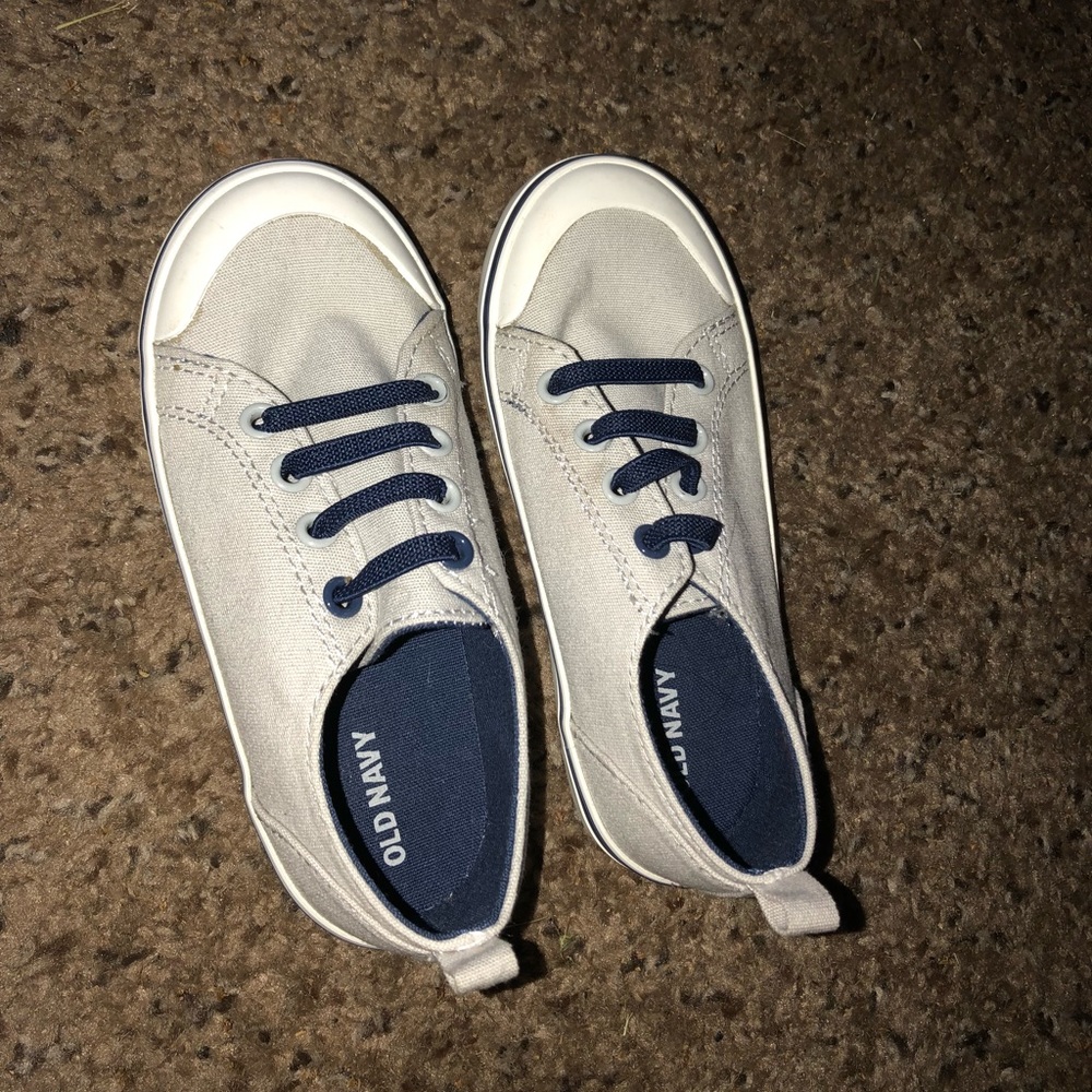 Boys shoes